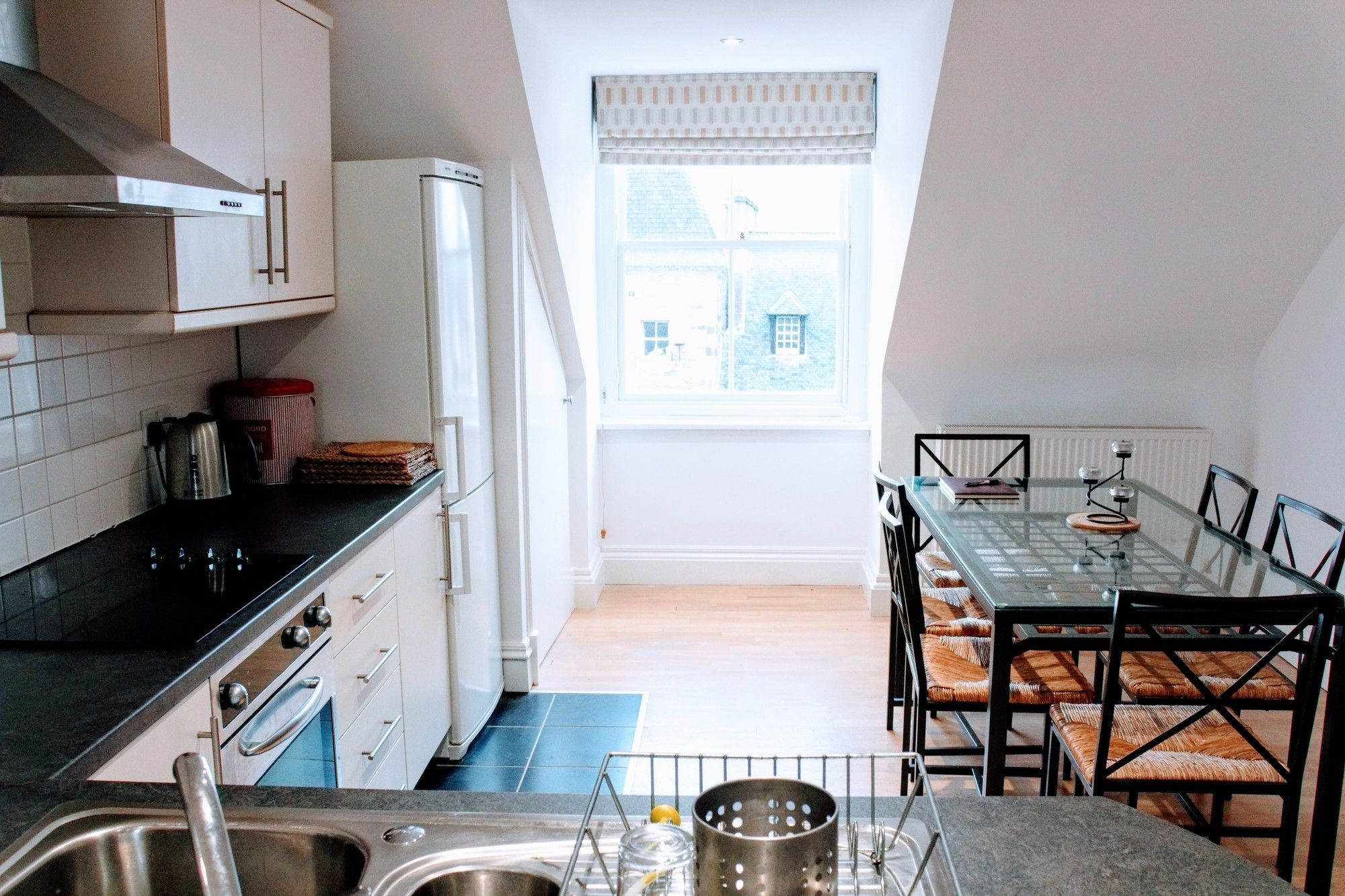 2 Bedroom Penthouse On Royal Mile Edinburgh
